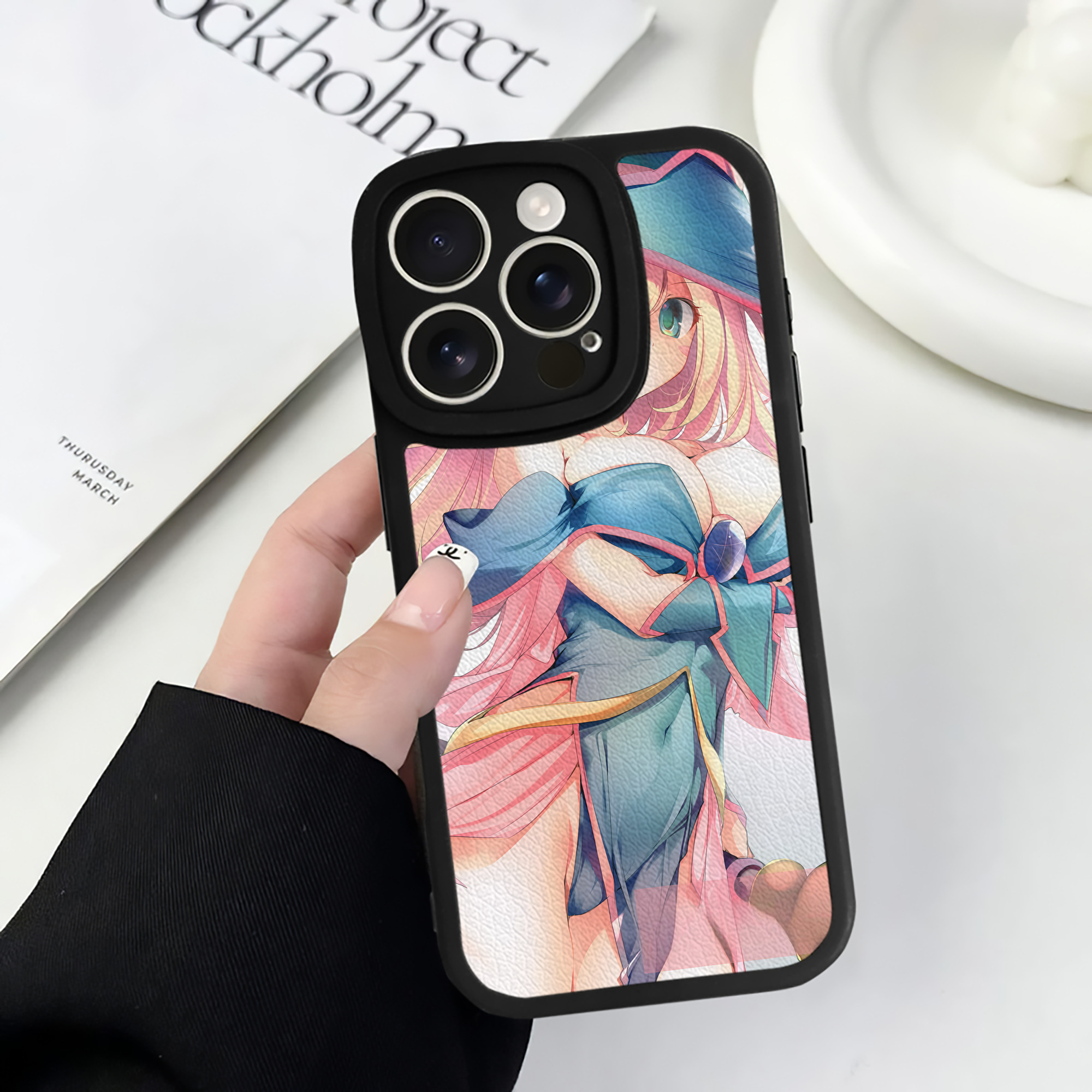 （画像用） 遊☆戯☆王 Yu-Gi-Oh! 【iPhone 16シリーズ対応】シリコンスマホケース（レザー調） 材質：シリコン